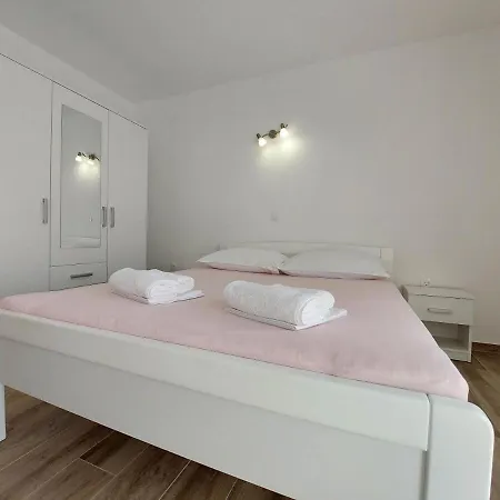 Lillas Apartment *